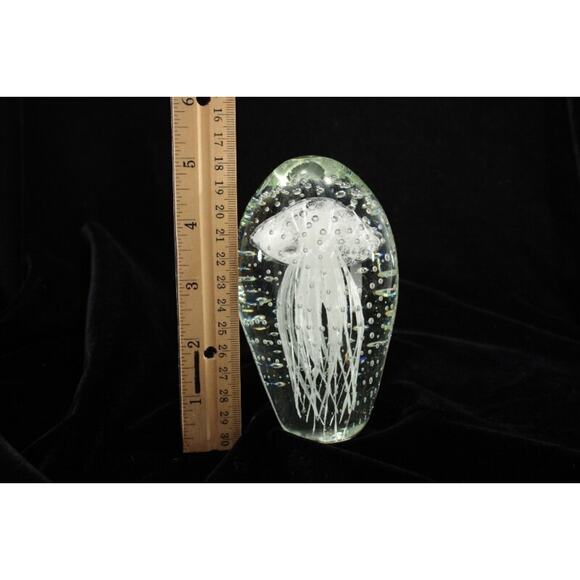 Clear Glass Paperweight Jellyfish Controlled Bubbles 5" Seaside Cottagecore Naut - Picture 8 of 10